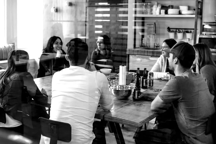 Dezentrale Organisation: Warum wir keine Abteilungen haben