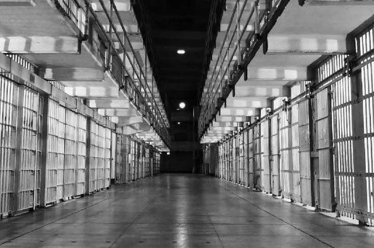 Frei von Restriktionen? – Jailbreaking KI ChatGPT